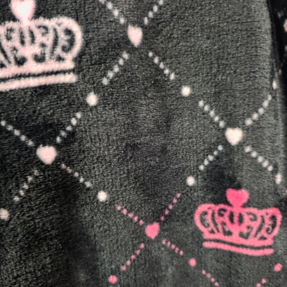 Juicy Couture Plush Printed Throw - Picture 3 of 8